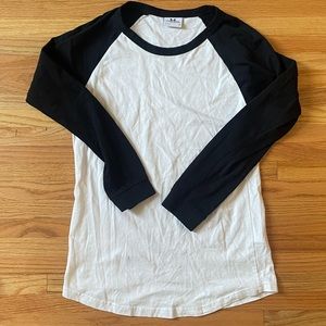 Baseball-style tee—great weight with a little bit of stretch!